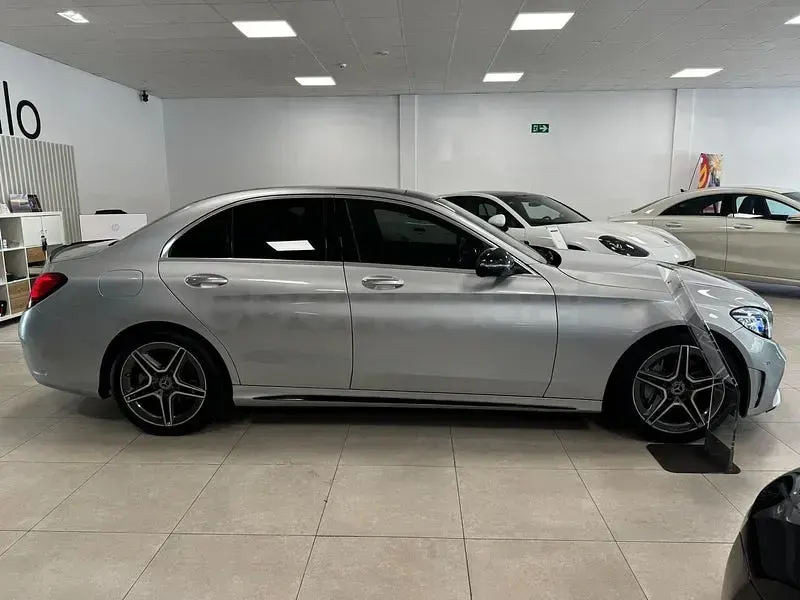 Usado Mercedes C300 245 CV (180 kW) 2020 Gris / plata Berlina
