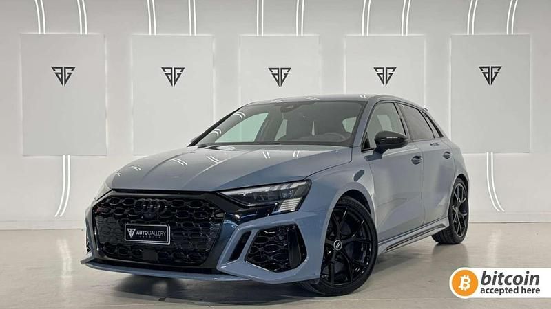 Usado Audi RS3 Sportback Premium 400 CV (294 kW) 2022 Gris Utilitario
