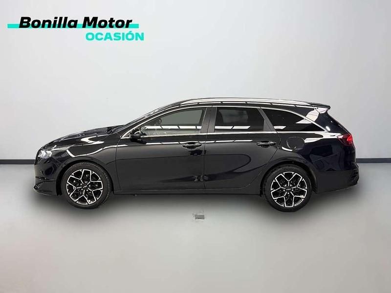Usado Kia Ceed 101 CV (74 kW) 2025 Negro Utilitario