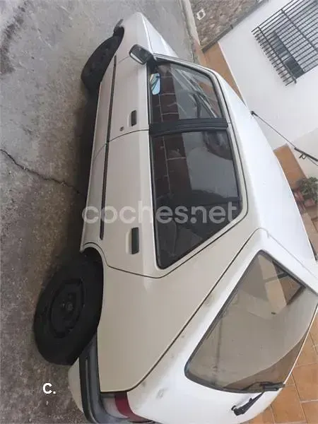 Usado Peugeot 205 65 CV (47 kW) 1991 Blanco Berlina