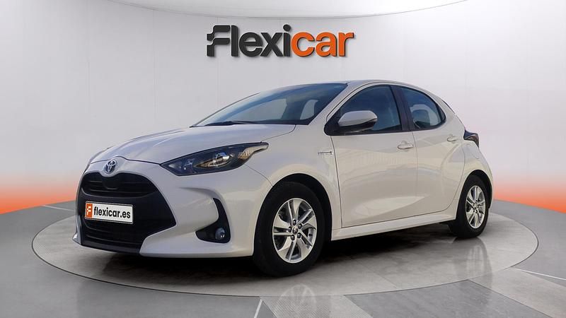 Usado Toyota Yaris Hybrid Business Edition 116 CV (85 kW) 2021 Blanco Utilitario