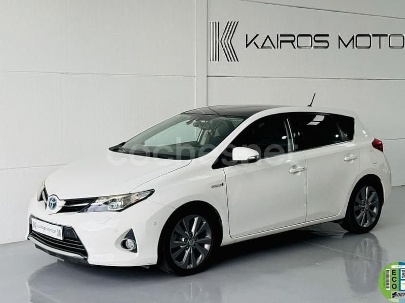 Blanco Usado 2013 Toyota Auris Hybrid Advance Berlina | 12.990 € (Precio justo) - Imagen 1/4
