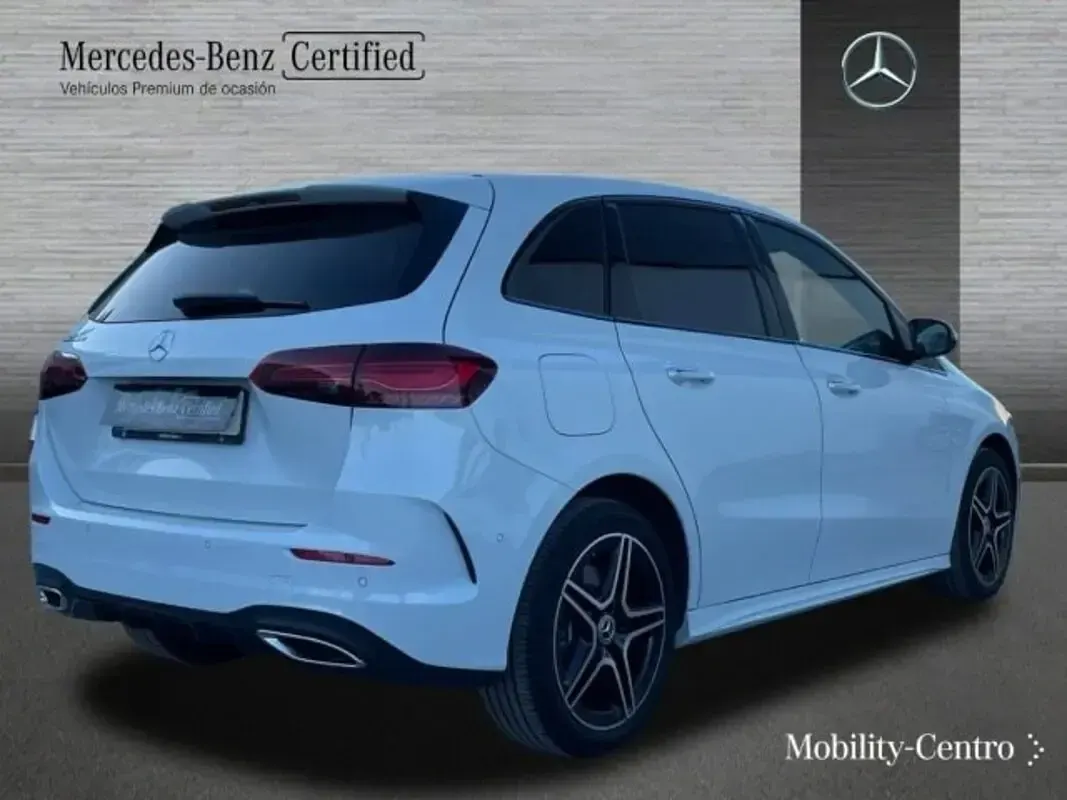 Usado Mercedes B250 163 CV (119 kW) 2023 Blanco digital metalizado Monovolumen