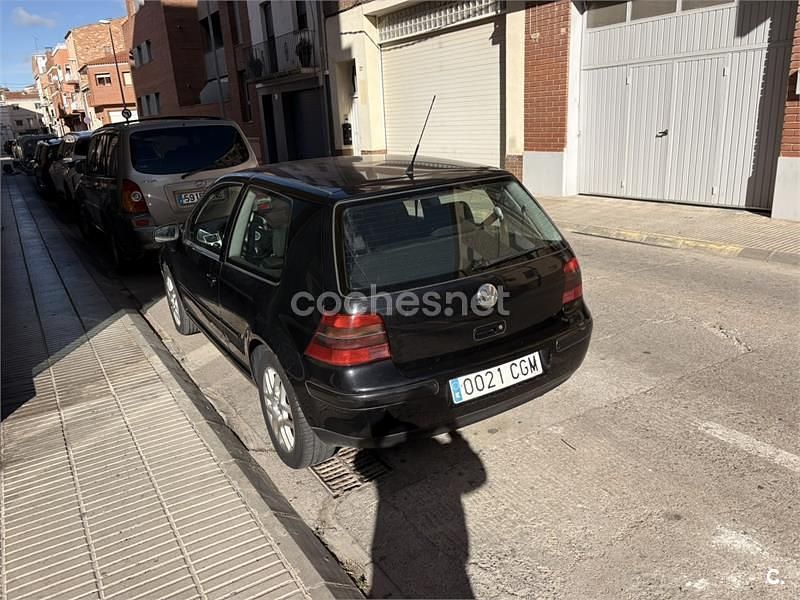 Usado VW Golf IV 110 CV (80 kW) 2003 Negro Berlina