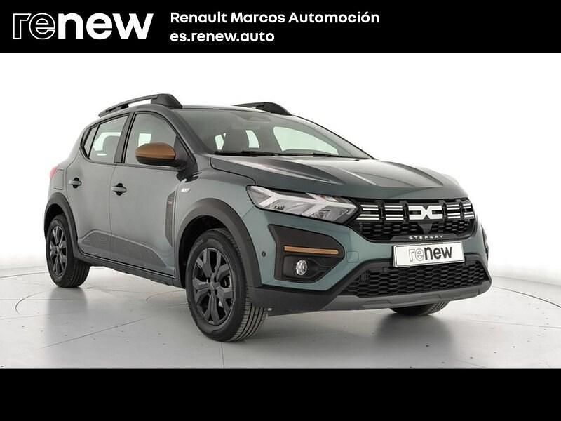 Usado Dacia Sandero Extreme 100 CV (73 kW) 2025 Verde Berlina