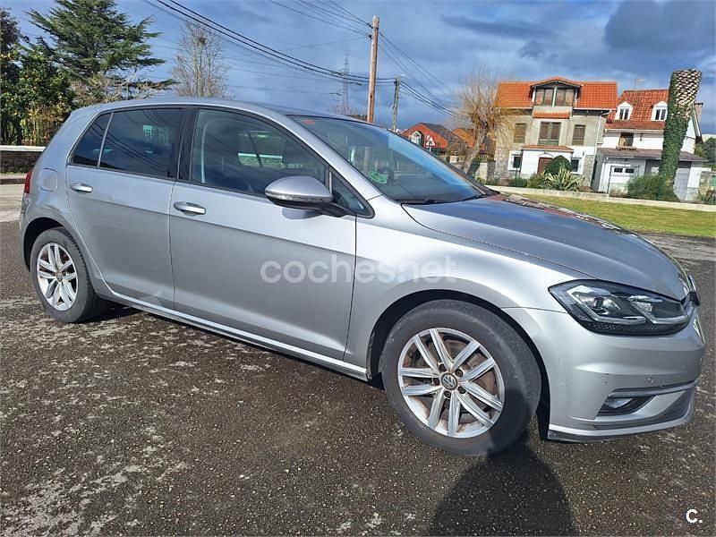 Usado VW Golf VII Advance 115 CV (84 kW) 2019 Gris / plata Familiar