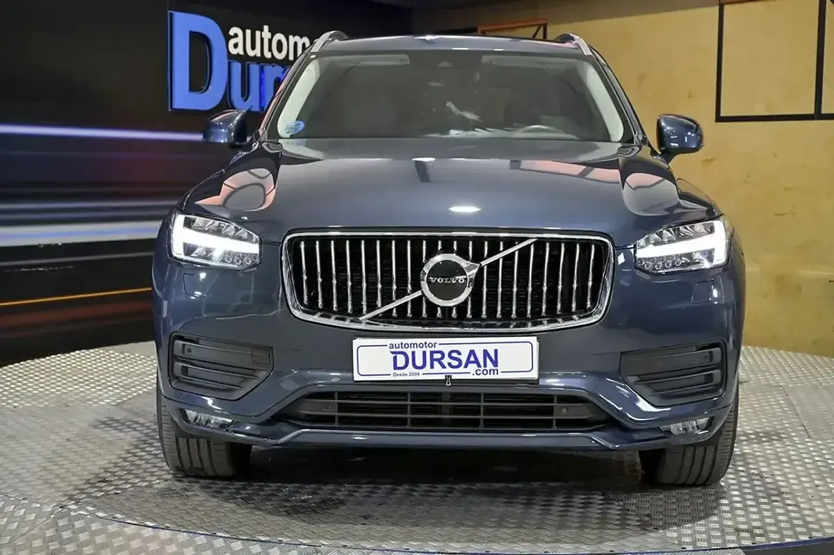 Usado Volvo XC90 Momentum 250 CV (183 kW) 2021 Gris / plata SUV