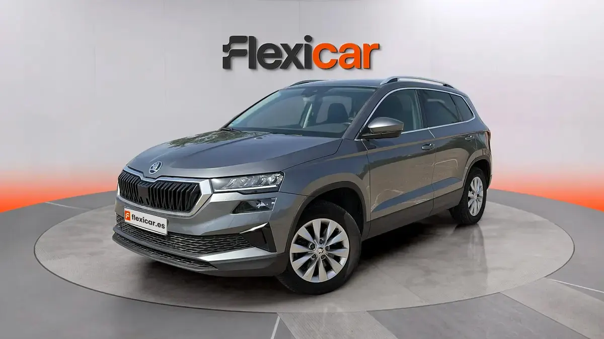 Usado Skoda Karoq Ambition 150 CV (110 kW) 2022 Gris SUV