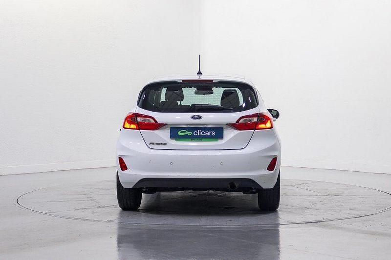 Usado Ford Fiesta Trend 100 CV (73 kW) 2019 Blanco Utilitario