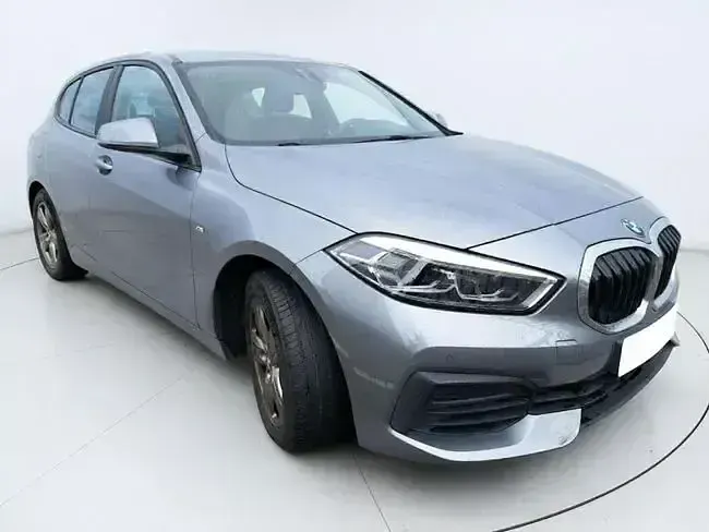 Usado BMW 116 116 CV (85 kW) 2022 Gris / plata Utilitario