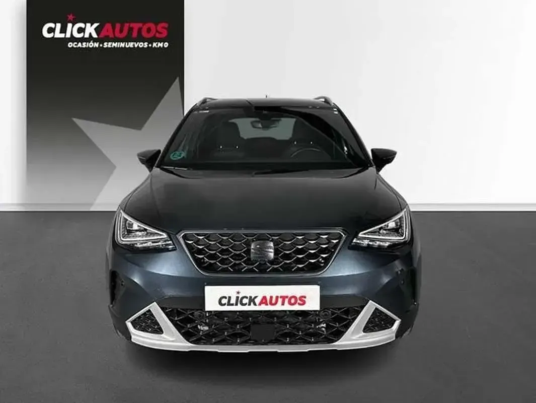 Usado Seat Arona Xperience 110 CV (80 kW) 2023 Gris SUV