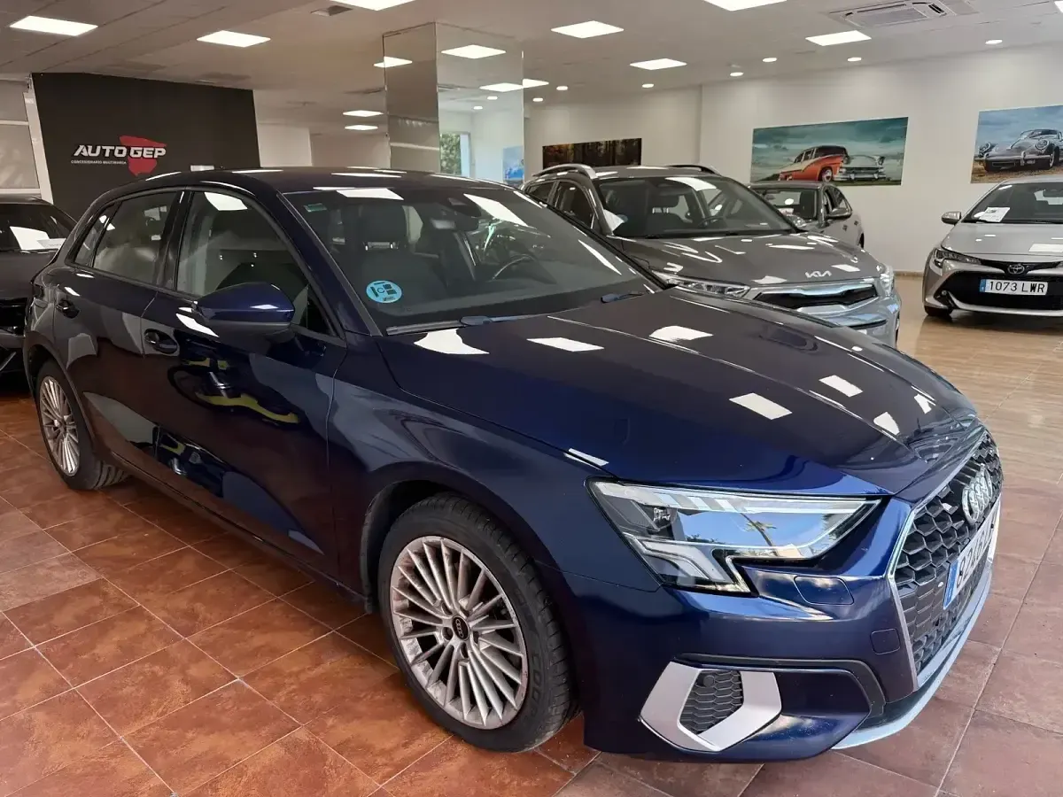 Usado Audi A3 Advanced Plus 116 CV (85 kW) 2022 Azul Berlina