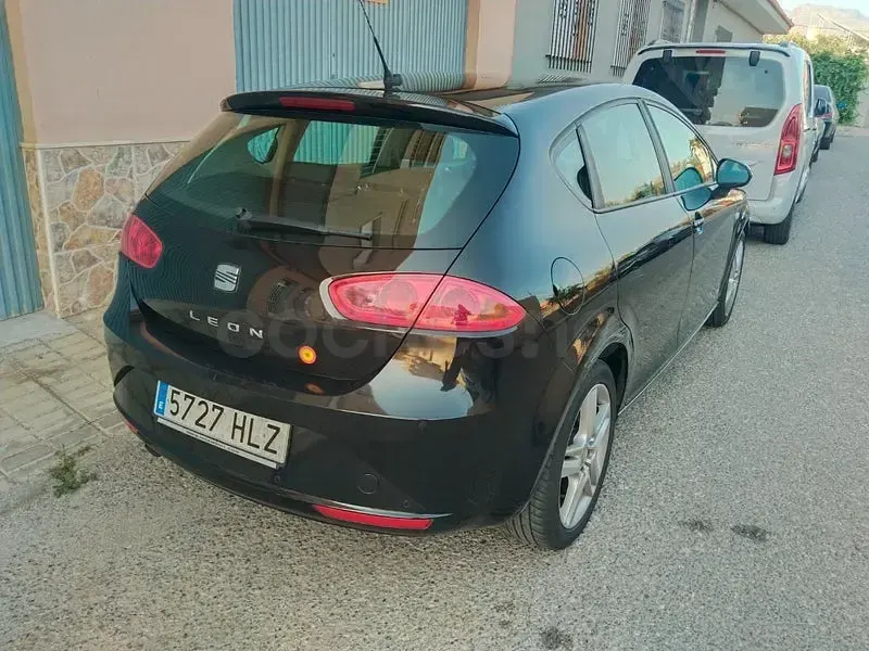 Usado Seat Leon Copa 105 CV (77 kW) 2012 Negro Berlina