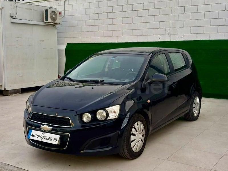 Usado Chevrolet Aveo LTZ 100 CV (73 kW) 2014 Negro Berlina