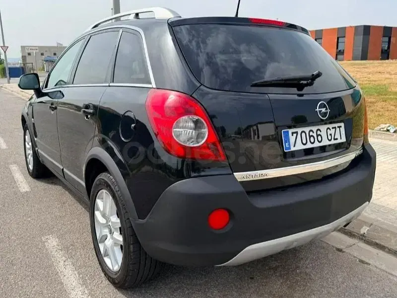 Usado Opel Antara Energy 127 CV (93 kW) 2010 Negro SUV