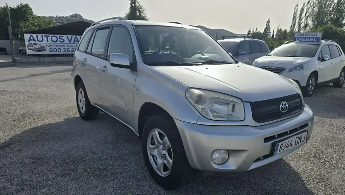 Usado Toyota RAV4 Luna 125 CV (91 kW) 2005 Gris SUV