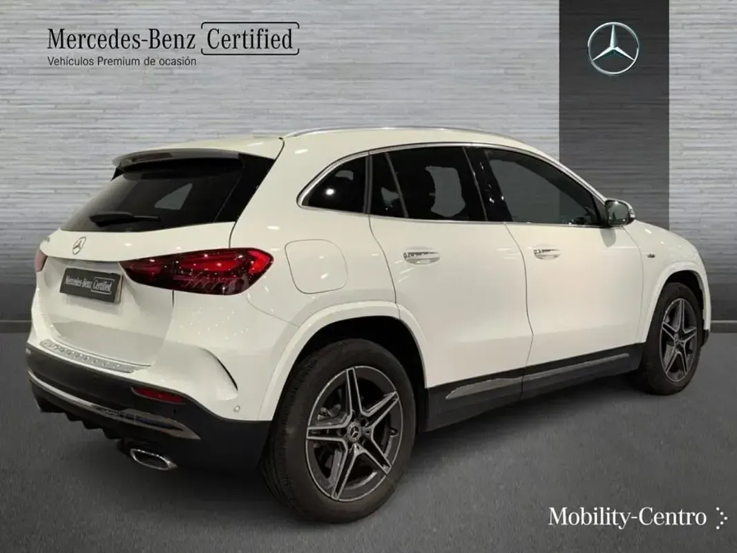 Usado Mercedes GLA250 163 CV (119 kW) 2025 Blanco polar SUV