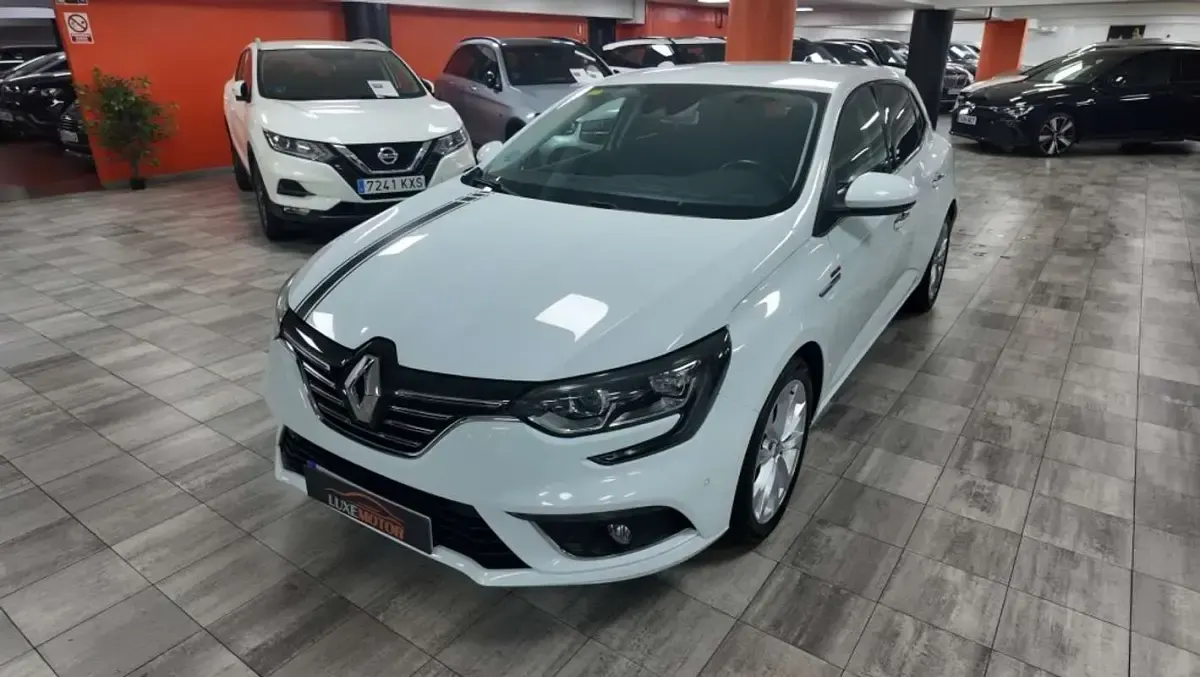 Usado Renault Mégane IV Zen 132 CV (97 kW) 2018 Blanco Utilitario
