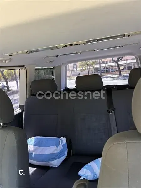 Usado VW Caravelle Comfortline 130 CV (95 kW) 2007 Gris / plata Van