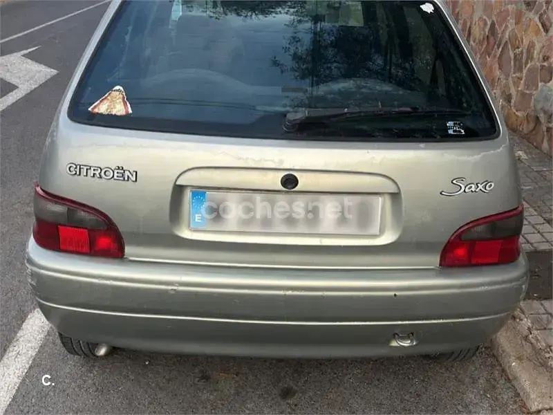 Usado Citroën Saxo Seduction 58 CV (42 kW) 1999 Verde Utilitario