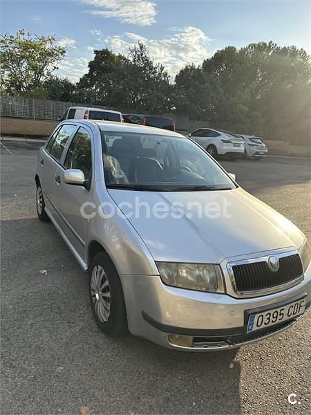 Usado Skoda Fabia Comfort 60 CV (44 kW) 2003 Gris / plata Berlina