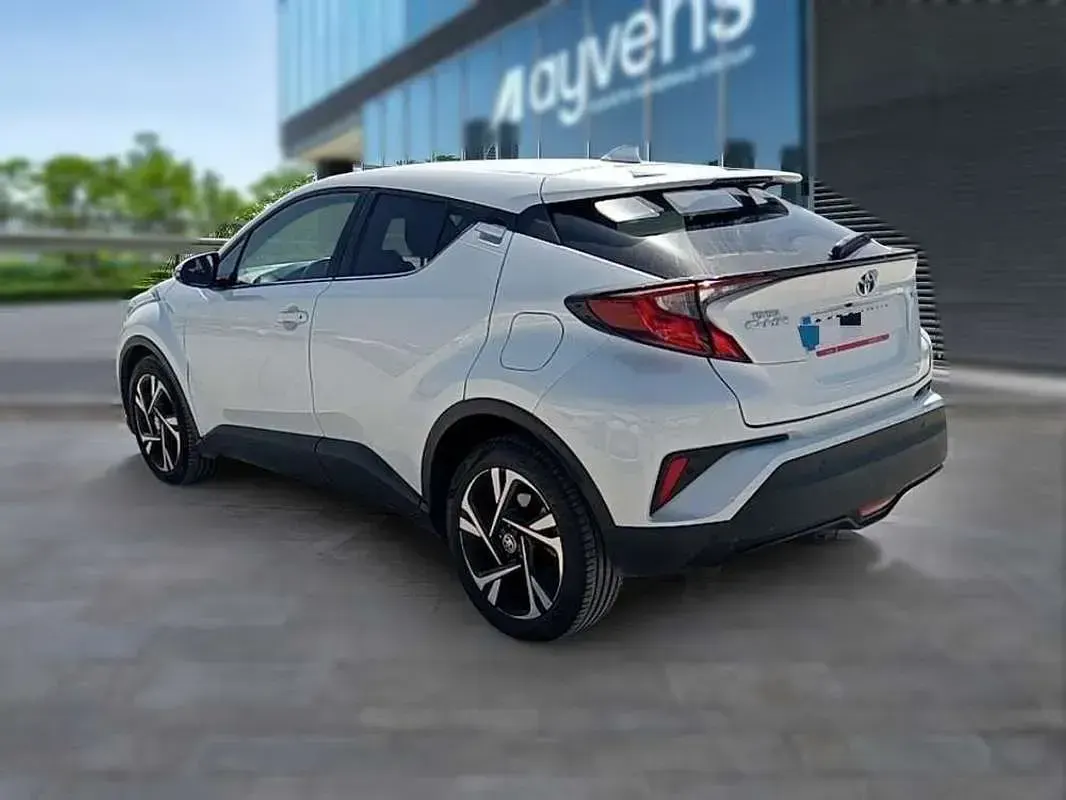 Usado Toyota C-HR+ Advance 98 CV (72 kW) 2022 Blanco SUV