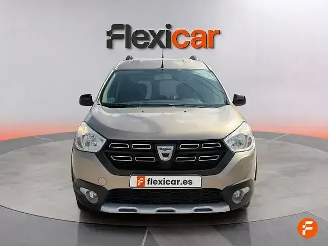 Usado Dacia Dokker Stepway 95 CV (69 kW) 2019 Beige Monovolumen