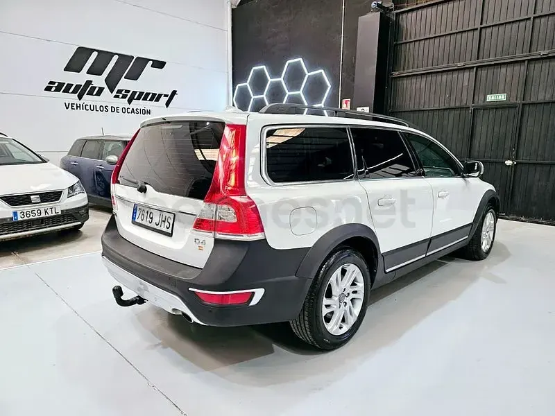 Usado Volvo XC70 Summum 181 CV (133 kW) 2015 Blanco Familiar