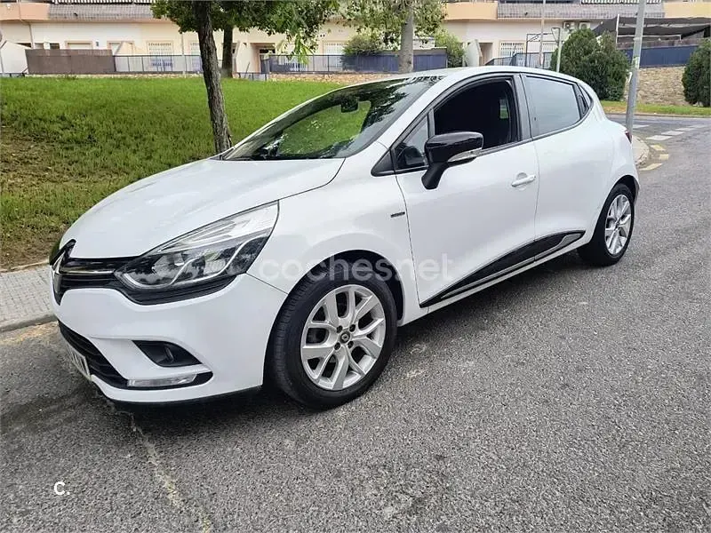 Usado Renault Clio IV LIMITED 90 CV (66 kW) 2018 Blanco Berlina