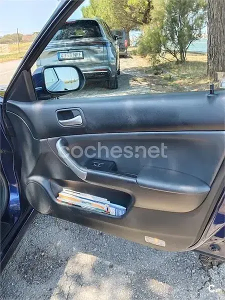 Usado Honda Accord Executive 140 CV (102 kW) 2005 Azul Familiar