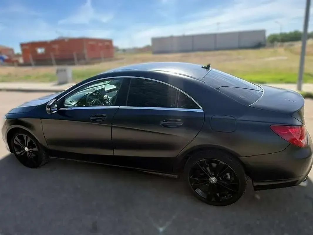 Usado Mercedes CLA200 136 CV (100 kW) 2015 Negro Coupe