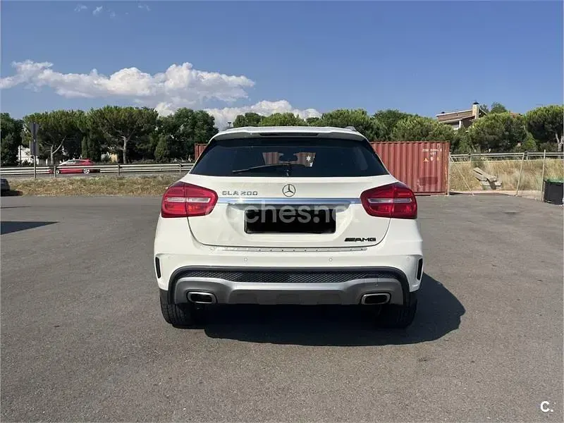 Usado Mercedes GLA200 AMG line 156 CV (114 kW) 2015 Blanco SUV