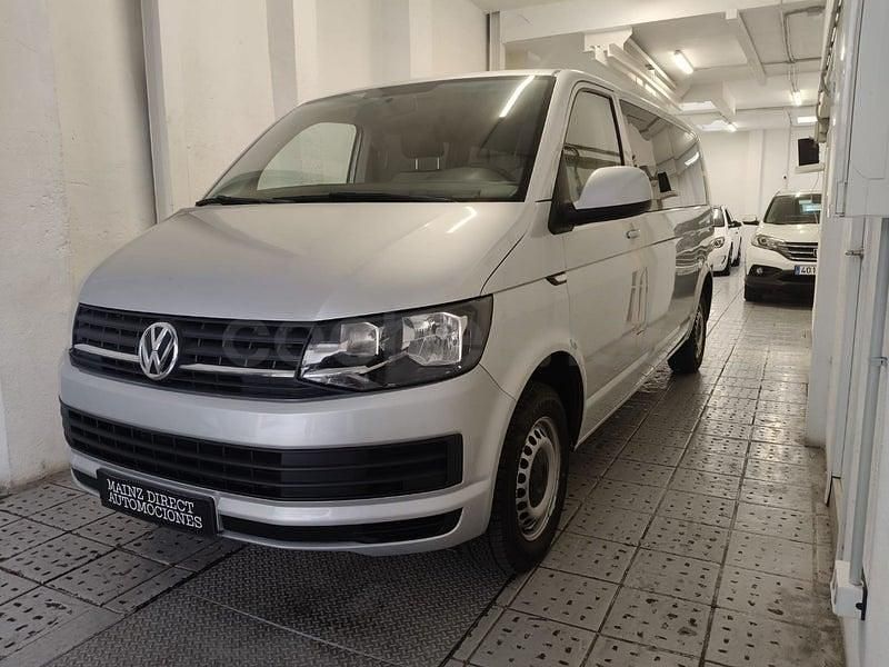 Usado VW Caravelle Trendline 114 CV (83 kW) 2016 Gris / plata Monovolumen