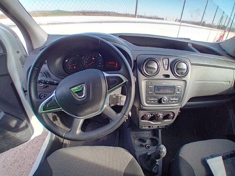 Usado Dacia Dokker Ambiance 90 CV (66 kW) 2017 Blanco Monovolumen