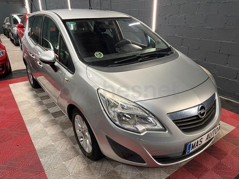 Usado Opel Meriva Selective 110 CV (80 kW) 2012 Gris / plata Monovolumen
