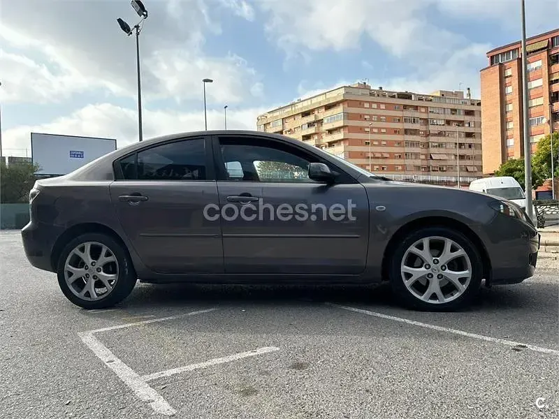 Usado Mazda 3 Active 109 CV (80 kW) 2006 Gris / plata Berlina