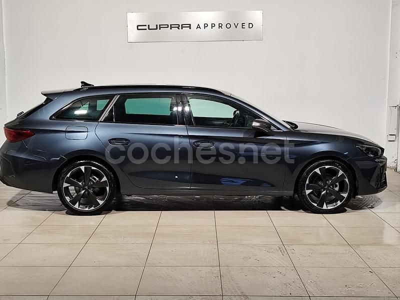 Usado Cupra Leon 150 CV (110 kW) 2024 Gris / plata Familiar