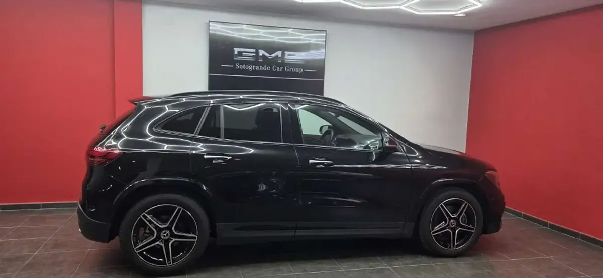 Usado Mercedes GLA200 150 CV (110 kW) 2025 Negro SUV