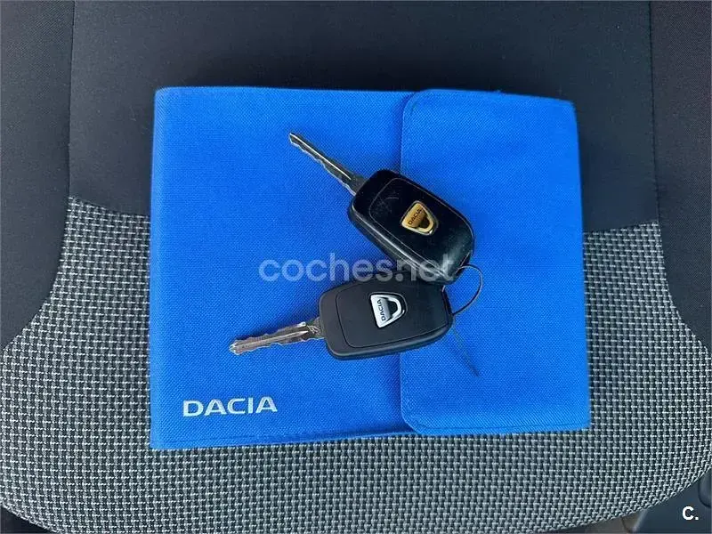 Usado Dacia Dokker Essentiel 102 CV (75 kW) 2019 Blanco Monovolumen