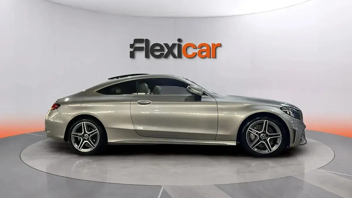 Usado Mercedes C300 245 CV (180 kW) 2018 Gris Coupe