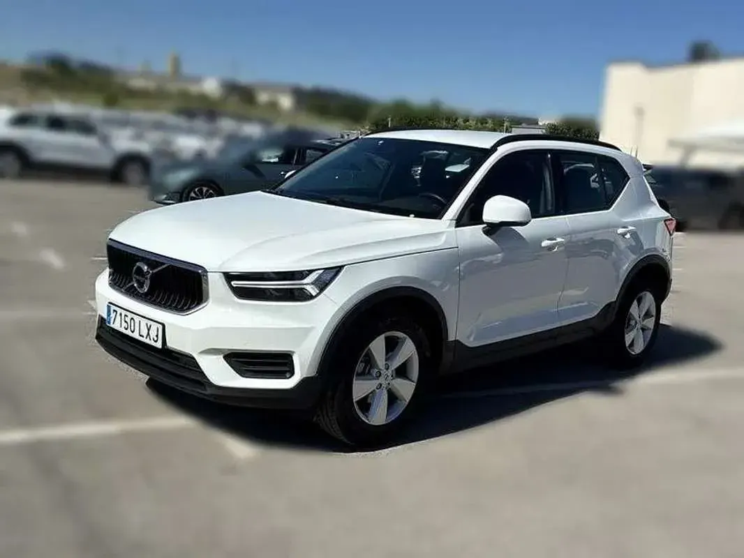 Usado Volvo XC40 Momentum 129 CV (94 kW) 2022 Blanco SUV