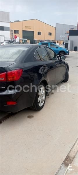 Marrón Usado 2006 Lexus IS220d Luxury Line Berlina | 2990 € (Precio justo) - Imagen 1/4