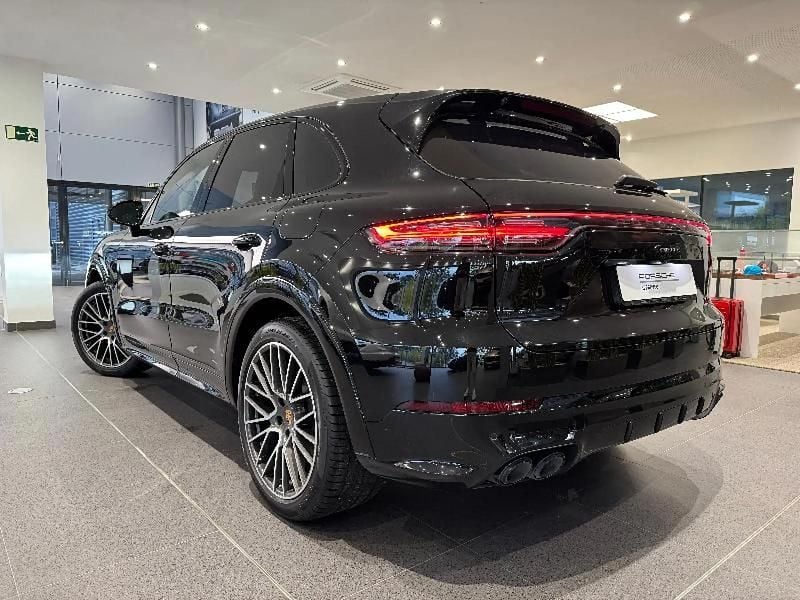 Usado Porsche Cayenne Platinum Edition 462 CV (339 kW) 2023 Negro SUV