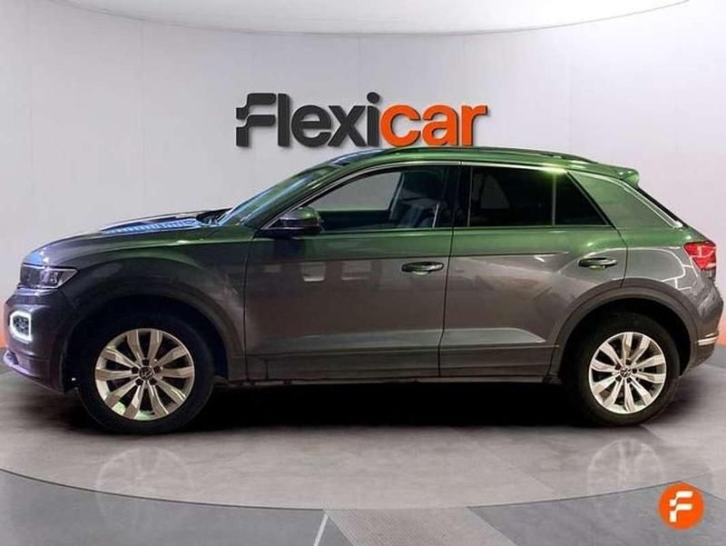 Usado VW T-Roc Advance 110 CV (80 kW) 2021 Gris SUV