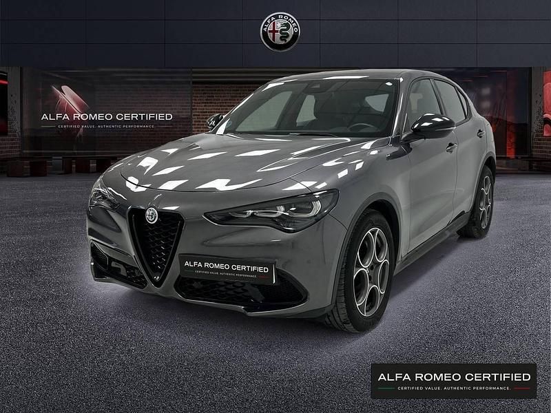 Gris Usado 2023 Alfa Romeo Stelvio Sprint SUV | 30.900 € (Precio justo) - Imagen 1/4