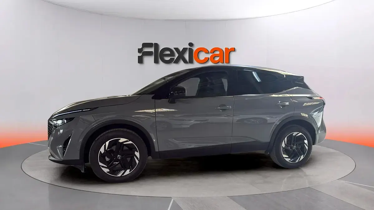 Usado Nissan Qashqai Acenta 158 CV (116 kW) 2025 Gris SUV