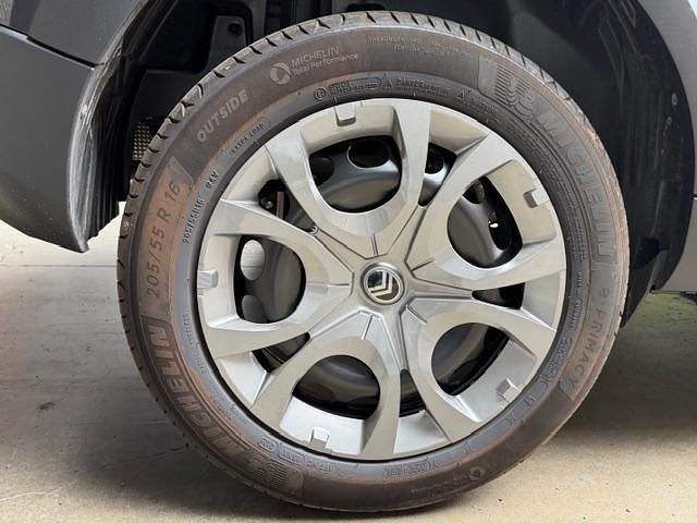 Usado Citroën C3 100 CV (73 kW) 2025 Negro perla nera Utilitario