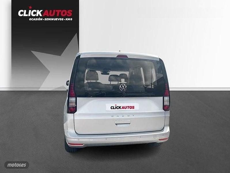 Usado VW Caddy 102 CV (75 kW) 2024 Plateado Monovolumen