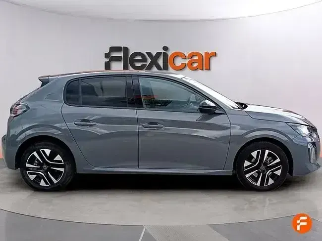 Usado Peugeot 208 Allure 100 CV (73 kW) 2025 Gris Utilitario