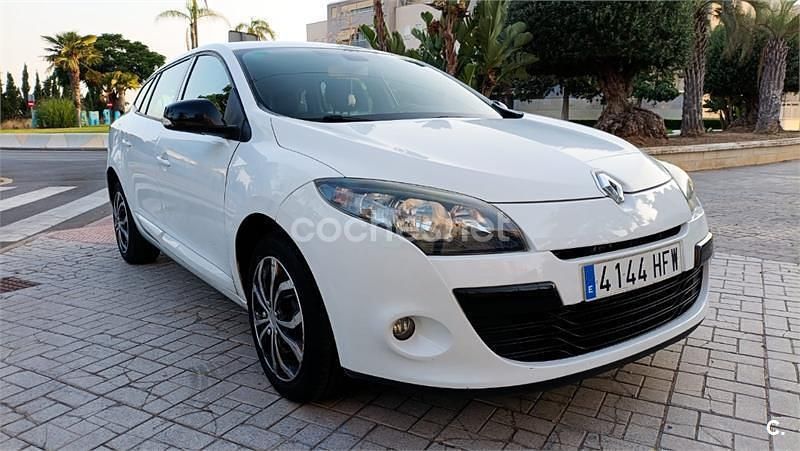 Usado Renault Mégane GrandTour 110 CV (80 kW) 2011 Blanco Familiar